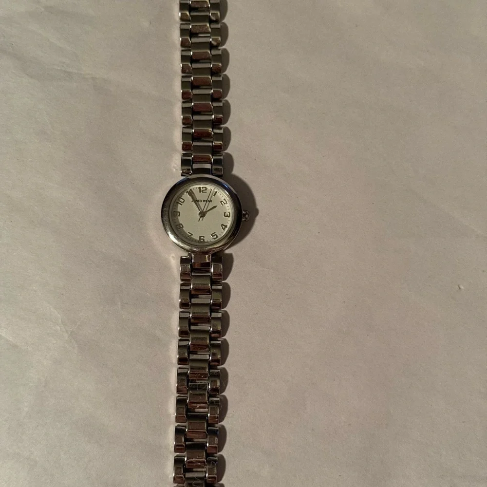 Vintage Jones NY Silver Stainless Steel Minimalist Bracelet Watch,White Dial